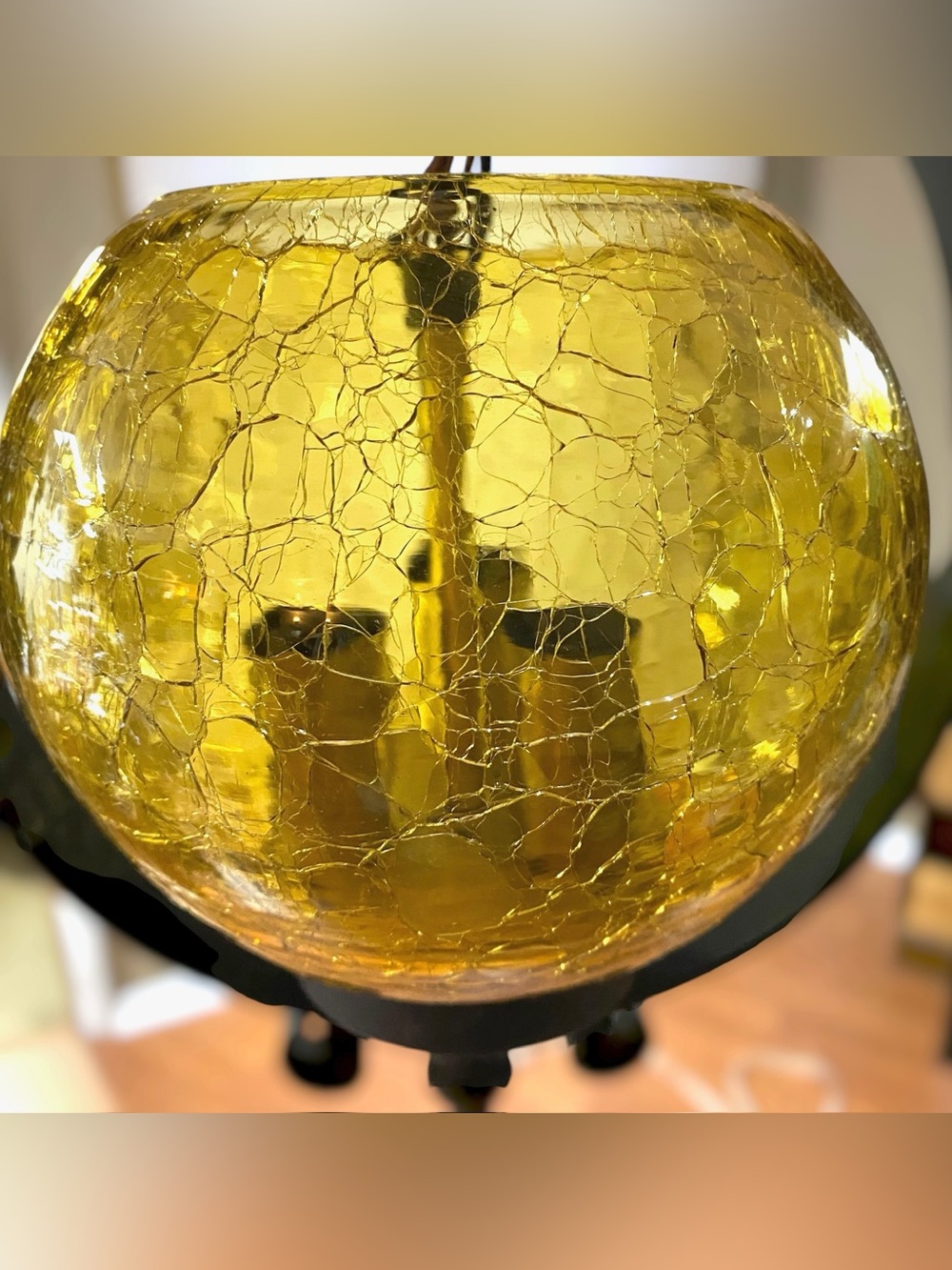 Vintage Amber Wrought Iron Hanging 3 Bulb Ceiling Light Crackle Glass MCM - Picture 2 of 9